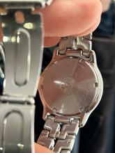 Load image into Gallery viewer, Vintage 1994 Seiko Two Tone Stainless Steel Quartz Watch
