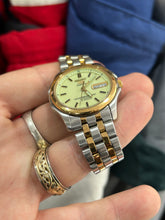 Load image into Gallery viewer, Vintage 1999 Seiko 5 Superior Automatic Two Tone 36.5MM Watch

