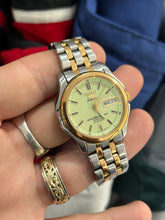 Load image into Gallery viewer, Vintage 1999 Seiko 5 Superior Automatic Two Tone 36.5MM Watch
