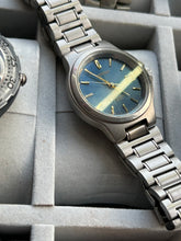 Load image into Gallery viewer, Vintage 2000 Seiko Solar Titanium Men’s Watch
