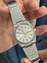 Load image into Gallery viewer, Vintage 1979 Omega Seamaster Automatic Stainless Steel Ref. 166.0216
