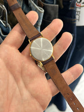 Load image into Gallery viewer, Vintage 1991 Seiko Gold White Arabic Numberal Dial w/ Date Quartz Watch
