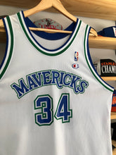 Load image into Gallery viewer, Vintage Champion Dallas Mavericks Doug Smith Jersey Size 48/XL
