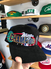 Load image into Gallery viewer, Vintage New Era New York Yankees 1998 World Series Champions Snapback
