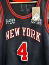 Load image into Gallery viewer, 2011 Nike New York Knicks City Edition Derrick Rose Swingman NWT 2XL
