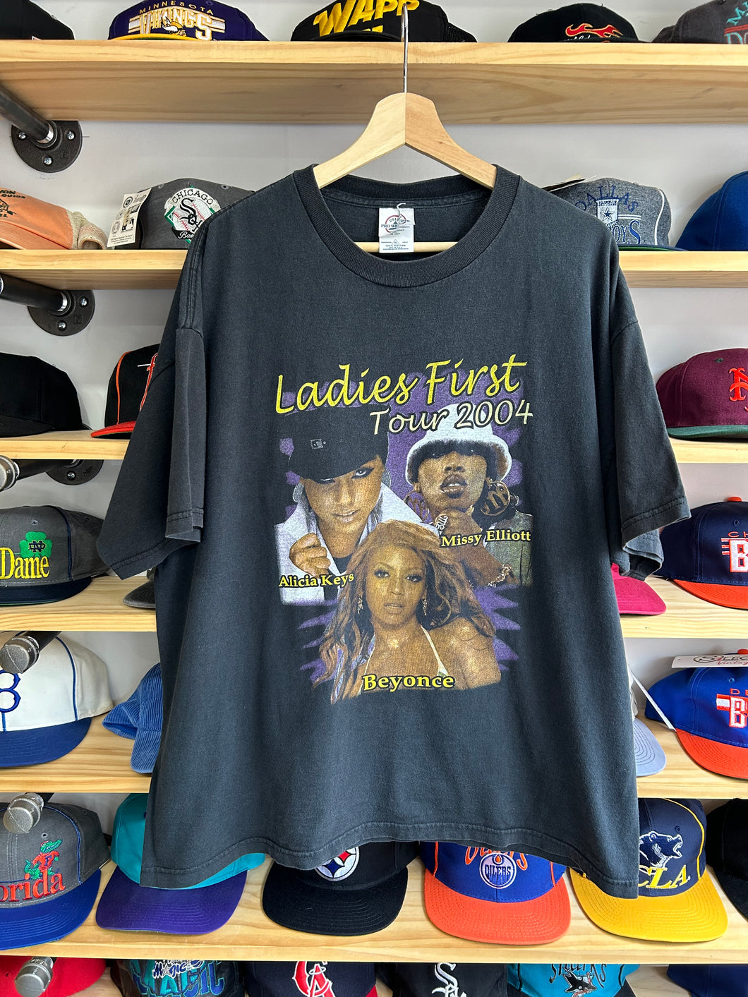 Vintage 2004 Ladies First Tour Tee XL