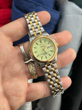 Load image into Gallery viewer, Vintage 1999 Seiko 5 Superior Automatic Two Tone 36.5MM Watch
