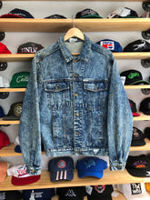 Load image into Gallery viewer, Vintage Guess Acid Wash Denim Jean Jacket Size Medium
