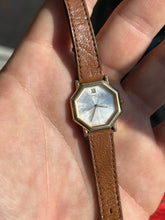 Load image into Gallery viewer, Vintage 1991 Seiko Ladies Octagon Quartz Watch

