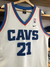 Load image into Gallery viewer, Vintage Nike Cleveland Cavaliers Darius Miles Swingman Jersey Size Medium
