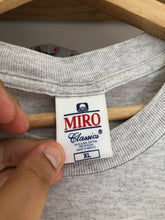 Load image into Gallery viewer, Vintage 1999 Yankees VS Mets Subway Series Tee Size XL
