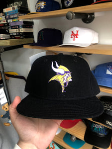 Deadstock Vintage New Era Minnesota Vikings Plain Logo Wool Snapback