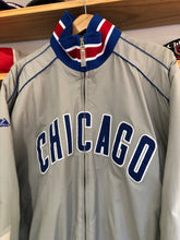 Load image into Gallery viewer, Vintage Majestic Chicago Cubs Zip Up Nylon Dugout Jacket Size Medium
