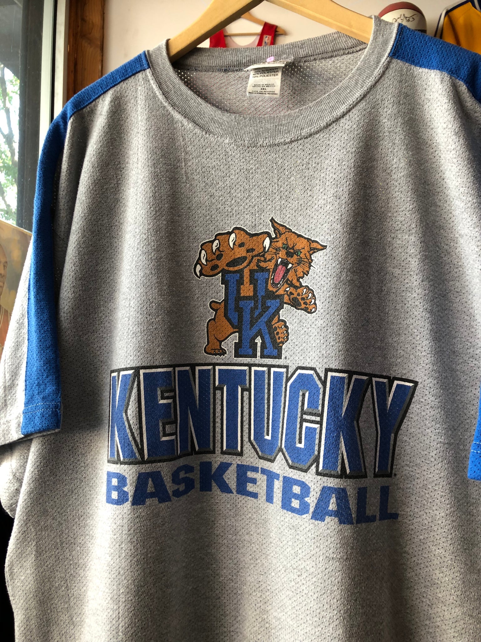 Vintage Kentucky Wildcats Basketball Jersey. Size