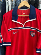 Load image into Gallery viewer, Vintage Nike Team USA Soccer 98/99 Away Jersey XL
