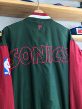 Load image into Gallery viewer, Vintage Pro Player Seattle Supersonics Snap Button Lightweight Bomber Jacket Size Medium
