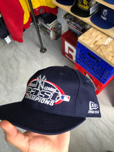 Load image into Gallery viewer, Vintage Deadstock 1998 Yankees American League East Champions Snapback
