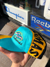 Load image into Gallery viewer, Vintage The Bahamas Wave Style Velcro Back Hat
