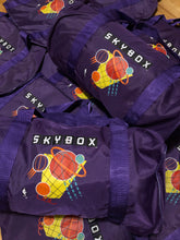 Load image into Gallery viewer, Vintage Deadstock 90s NBA Skybox Trading Cards Mini Duffle
