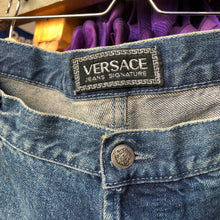 Load image into Gallery viewer, Vintage Made In Italy Versace Jeans Signature Jeans Size 42 X 56
