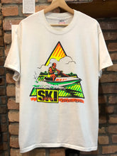 Load image into Gallery viewer, Vintage Single Stitched Ski Holidays Tee Size Large

