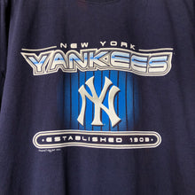 Load image into Gallery viewer, Vintage 2001 Majestic New York Yankees Tee Size XL
